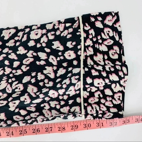 Victoria’s Secret LONG cheetah leopard print pants - Picture 9 of 9